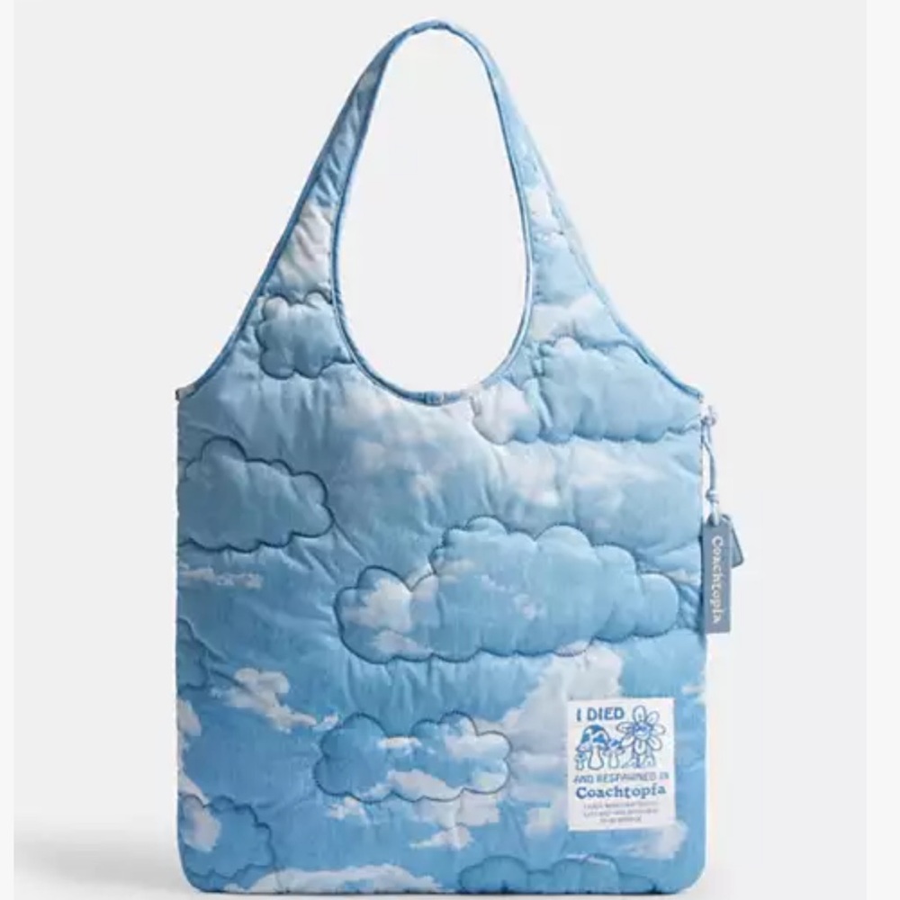 🩵 Coach NWT Light Blue Coachtopia Loop Quilted Flat Tote With‎ Cloud Print